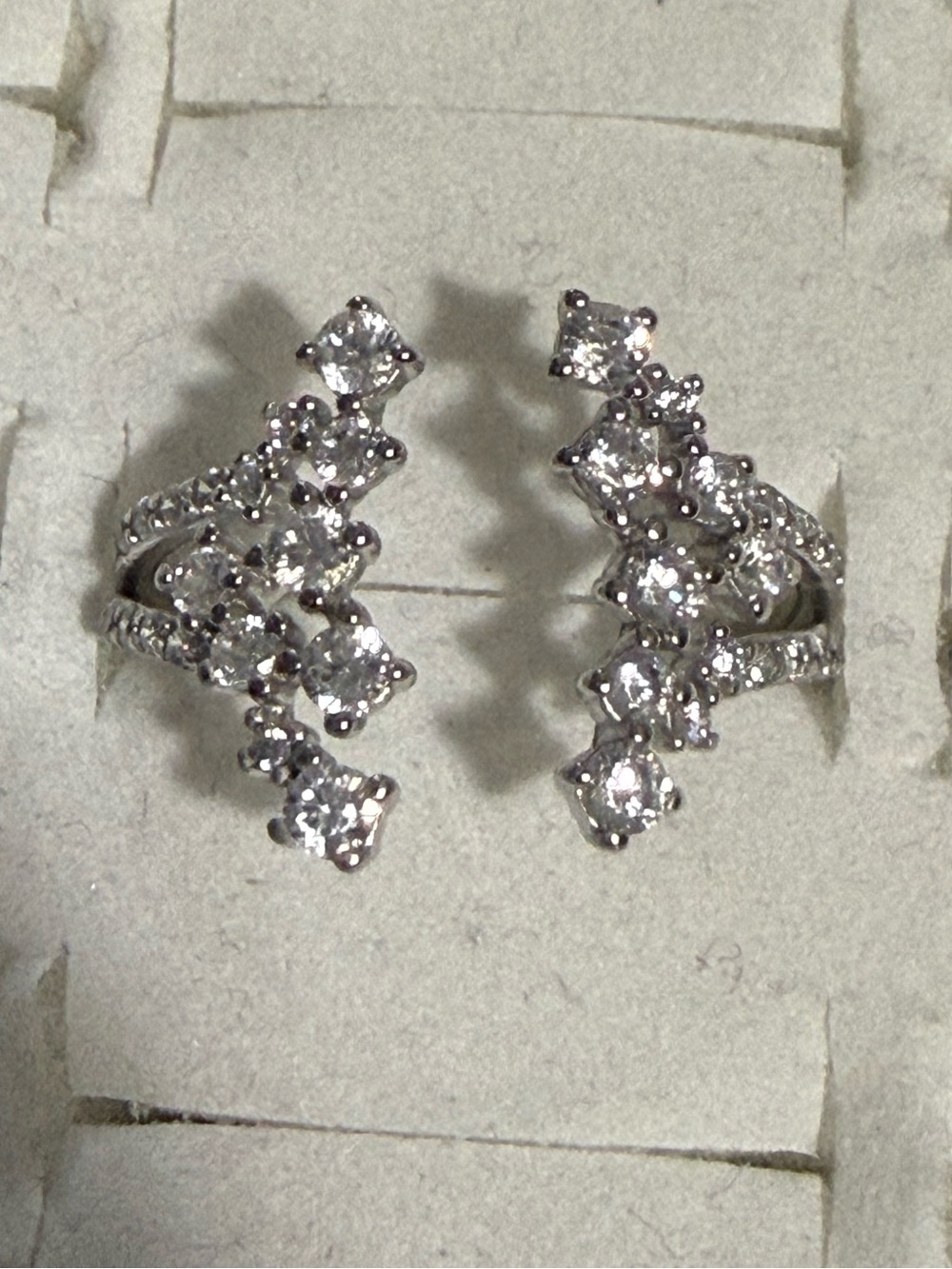 Bomb Party the Sterling Club size 9
NWOT solid sterling silver
